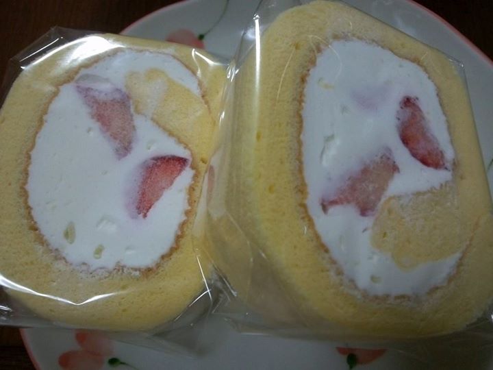 旬彩菓たむら&nbsp;ケーキ・タルト&nbsp;イチゴのスフレロールケーキ