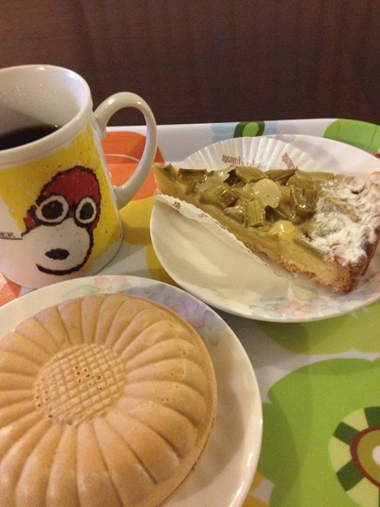 アトリエ・ド・フロマージュ(Atelier de Fromage) ケーキ・タルト,最中 オーガニックルバーブを使用したタルト、抹茶最中