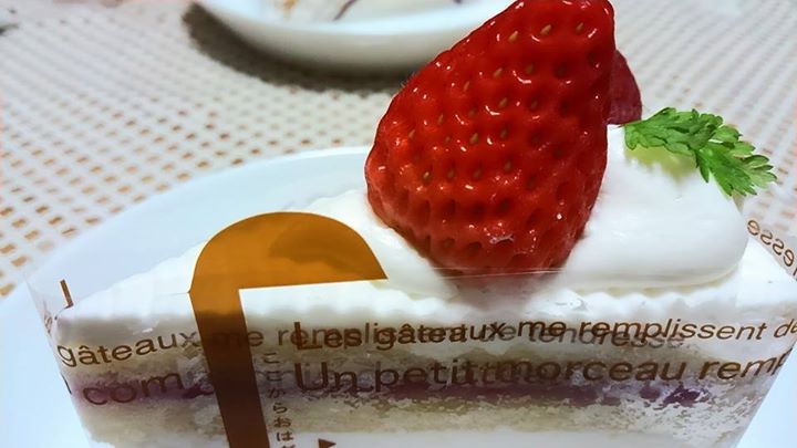 ベーカリーハウス ノジリ ケーキ・タルト イチゴのケーキ、ガトーショコラ