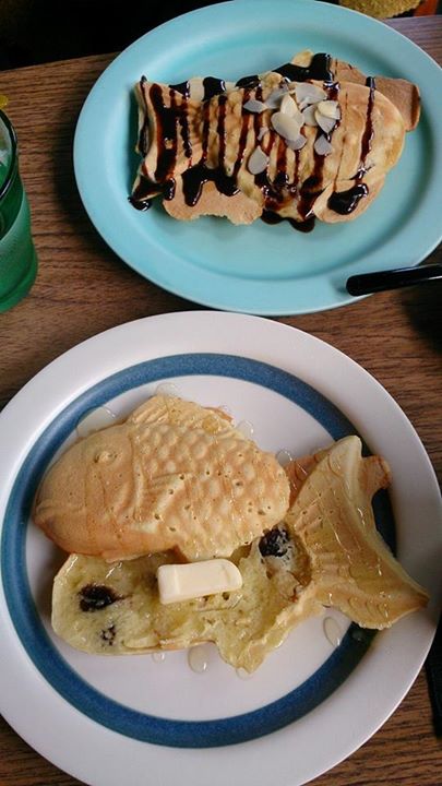 喫茶島々(キッサシマシマ) たい焼き くるみとレーズンのたい焼き&チョコバナナのたいやき