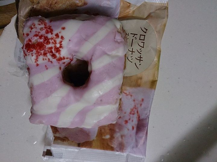 ローソン(LAWSON) ドーナツ クロワッサンドーナツ ストロベリー