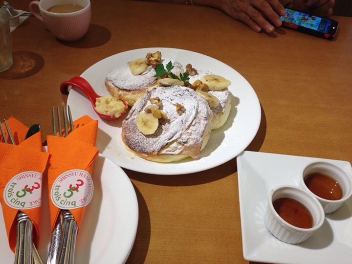 トワサンク 長野(trois cinq) パンケーキ くるみとバナナのパンケーキ ランチセット