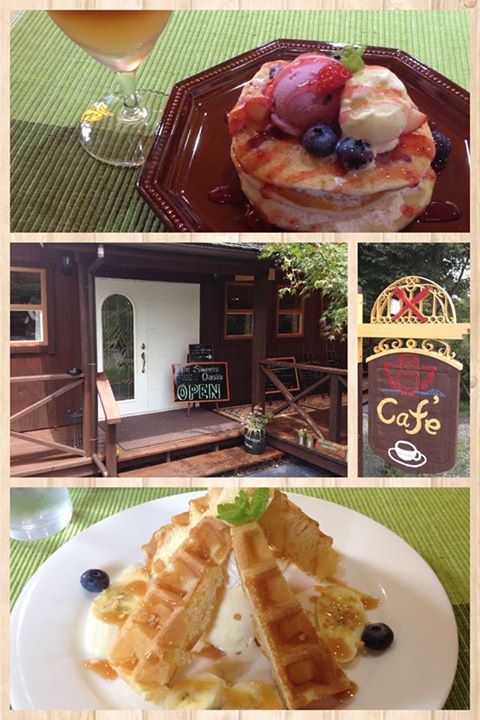 Cafe Sweets Oasis(スイーツオアシス) パンケーキ,ワッフル ベリーパンケーキとキャラメルバナナワッフル