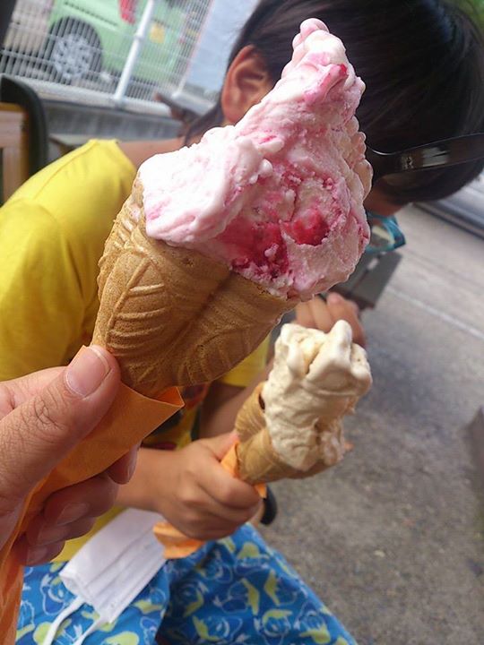 Confiture mimi Gelateria（コンフィチュール ミミ ジェラテリア）&nbsp;アイス・ジェラート&nbsp;カフェラテ、ラズベリーフロマージュのジェラート