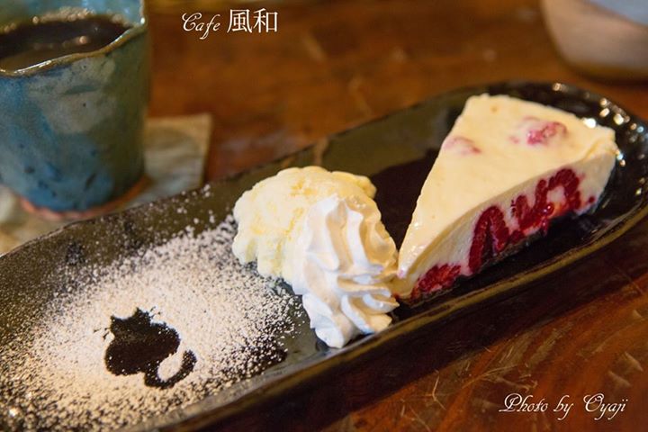 Cafe風和(フウワ) ケーキ・タルト ミックスベリーのレアチーズケーキ