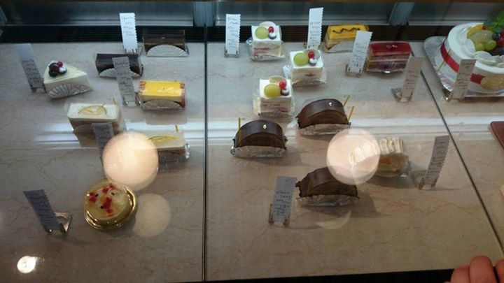 パティスリーフランセス・ラ・テール ケーキ・タルト 宝石のようなケーキ各種