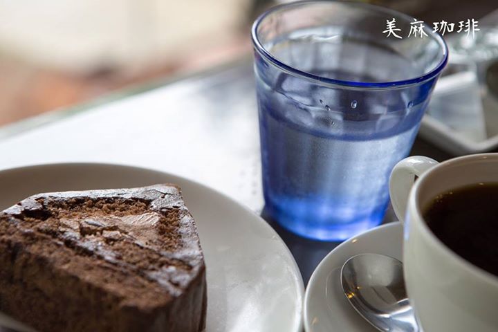美麻珈琲(ミアサコーヒー) その他スイーツ トリュフチョコを使ったスイーツ