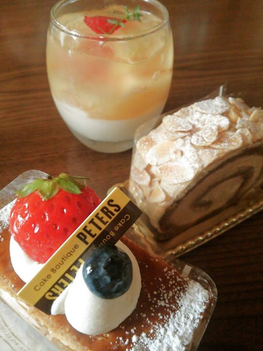 Cake Boutique Peters(ケーキブティックピータース) ケーキ・タルト ミルフィーユ、コーヒー味のロールケーキ他