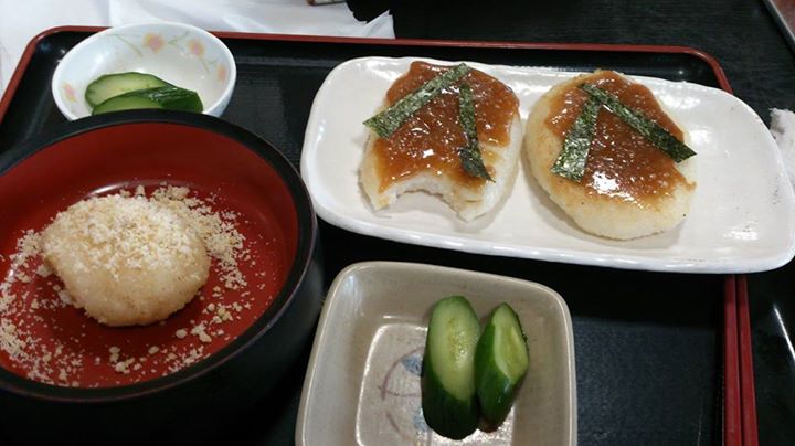 道の駅 雷電くるみの里（ライデンクルミノサト）&nbsp;お餅,おはぎ&nbsp;わらじ、くるみおはぎ