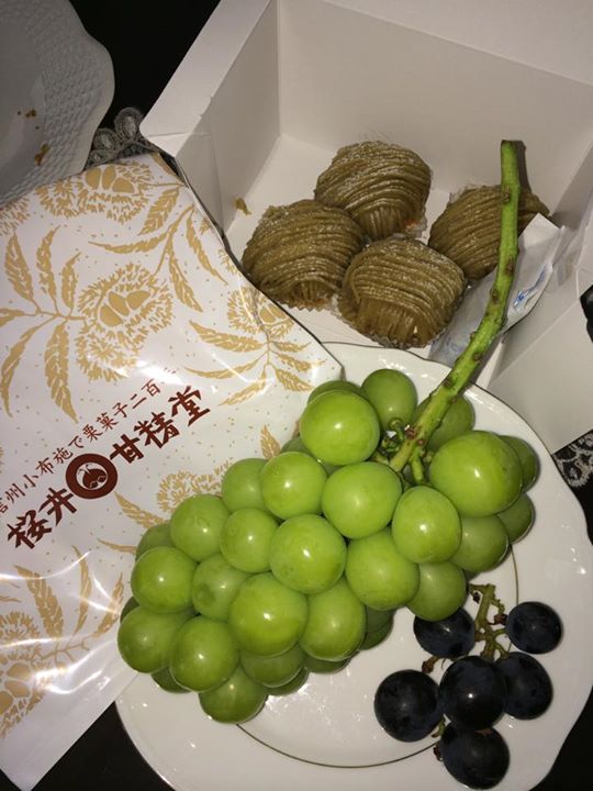 栗の木テラス(クリノキテラス) ケーキ・タルト,ケーキ・タルト,パン モンブラン、パティスリーロントのゴルゴンゾーラのブリオッシュ、りんごのデニッシュ、チョコレートのメレンゲ