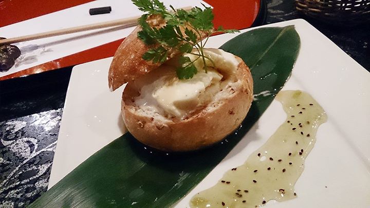 鉄板焼 Dining 旬響(オト) シュークリーム,アイス・ジェラート ライ麦パンのアイスシュー