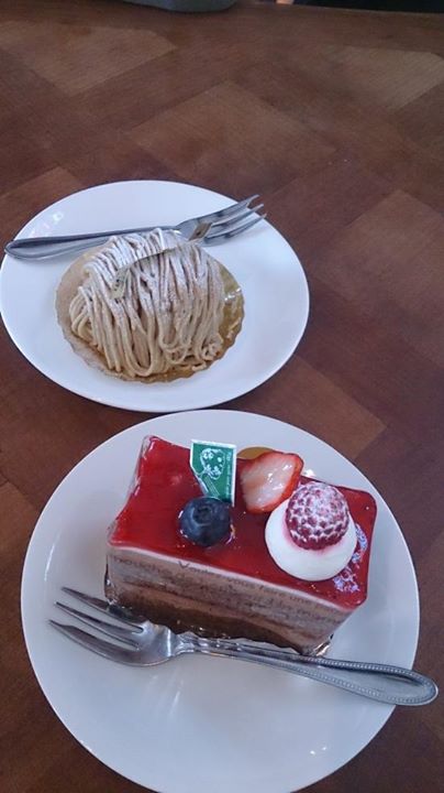 たまごとミルクとりんごの樹 ケーキ・タルト モンブラン、木いちごのケーキ