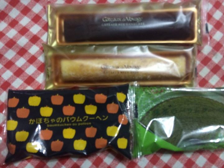 Gateaux de Voyage(ガトー・ド・ボワイヤージュ) 焼菓子,バウムクーヘン 期間限定カボチャと抹茶のバームクーヘン、スティック状のガトー ガナッシュ、ガトー ウィークエンド