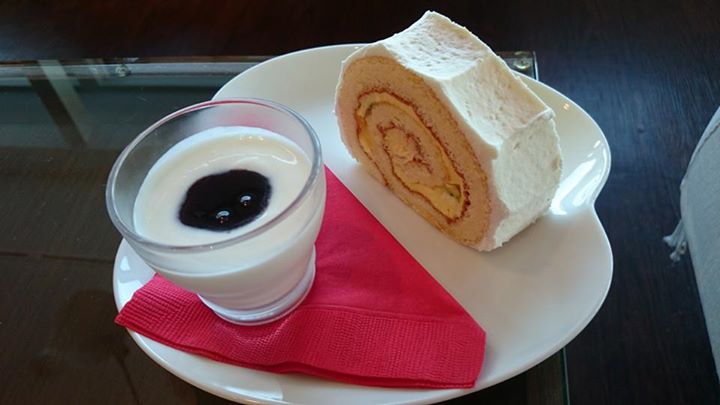 Zawacc Caffe(ザワックカフェ) ケーキ・タルト フルーツロールケーキ