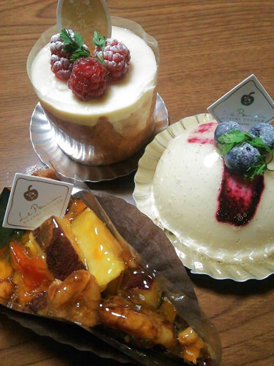 お菓子工房 ル・ポミエ ケーキ・タルト 秋の味覚 、カシス、ゴルゴンゾーラのケーキ