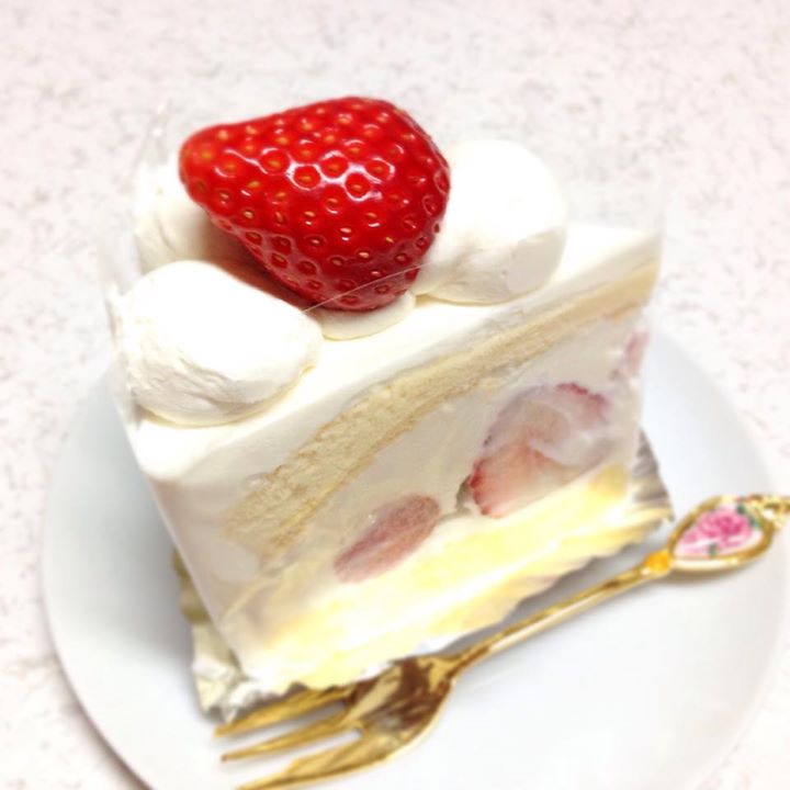 ぷちろーる&nbsp;ケーキ・タルト&nbsp;いちごショート