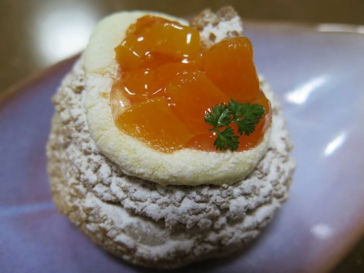 Le pain elegant（ラ・パン・エレガント）&nbsp;シュークリーム,パン&nbsp;夢シュー千曲あんず、メロンパン