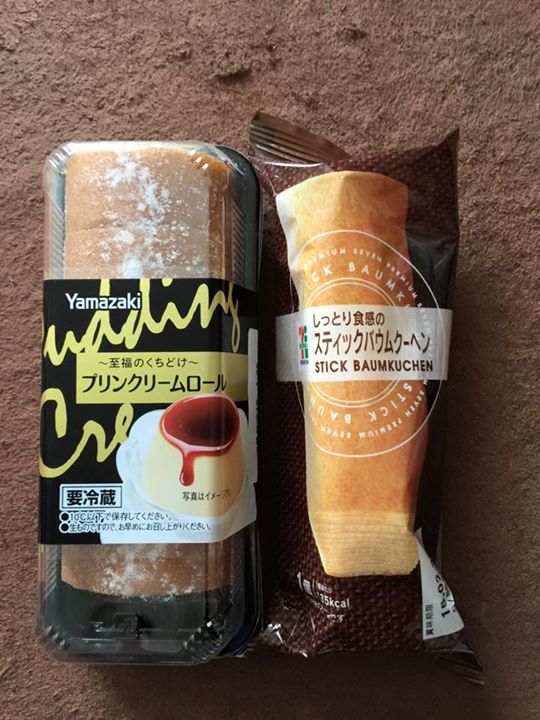 セブンイレブン&nbsp;ケーキ・タルト,バウムクーヘン&nbsp;プリンクリームロール、しっとり食感のスティックバウムクーヘン