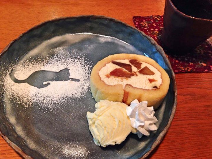 Cafe風和(フウワ) ケーキ・タルト りんごキャラメルのロールケーキ、そば茶のチーズケーキ