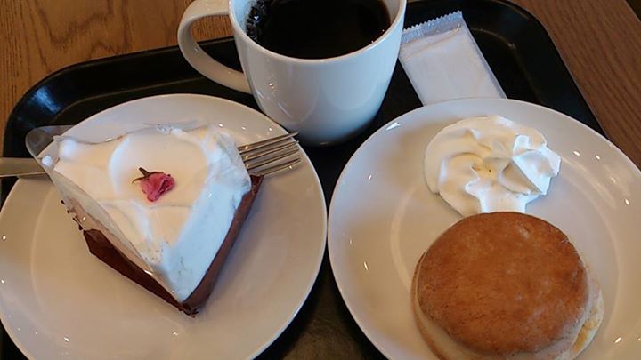 スターバックス コーヒー ジャパン(Starbucks Coffee Japan) ケーキ・タルト,その他スイーツ,ドリンク 桜のシフォンケーキ、ビスケット、アーモンドミルク&フラペチーノ