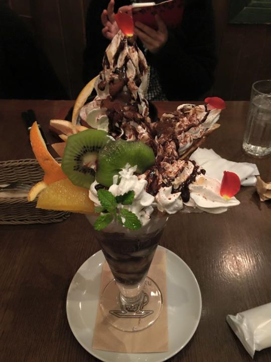 珈琲哲學（コーヒーテツガク）&nbsp;パフェ・サンデー,ケーキ・タルト,パンケーキ&nbsp;チョコレートフルーツパフェ、チョコレートケーキ、アイス添えパンケーキ