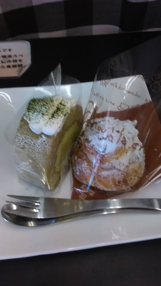JEWEL FRUIT(ジュエル・フリュイ) ケーキ・タルト,シュークリーム お抹茶ロールとよっちゃんシュー