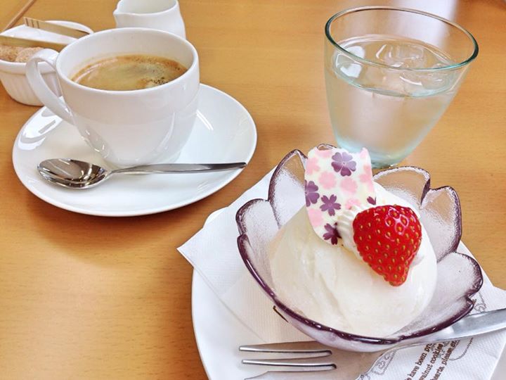 花岡（ハナオカ）&nbsp;ケーキ・タルト&nbsp;ぎゅうひクレープ