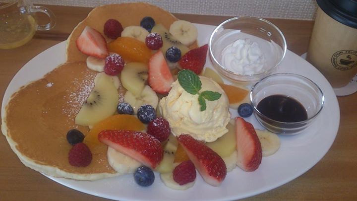 Fruit dining shun（フルーツダイニングシュン）&nbsp;パンケーキ&nbsp;フルーツいっぱいのパンケーキ