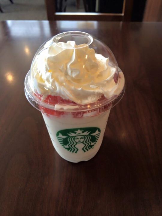 スターバックス コーヒー ジャパン(Starbucks Coffee Japan) ドリンク フルーツ オン トップ ヨーグルト フラペチーノ with クラッシュナッツ