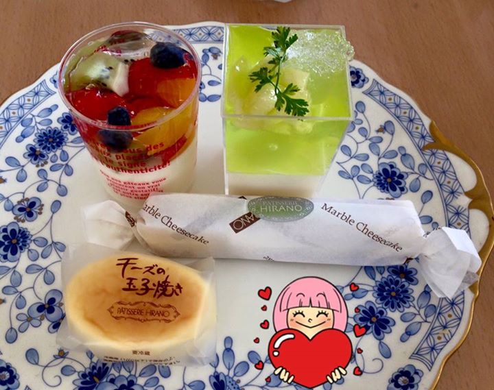 パティスリーヒラノ（cafe HIRANO）&nbsp;ケーキ・タルト,杏仁豆腐,その他スイーツ&nbsp;杏仁豆腐、メロンパンナコッタ、チーズの玉子焼き、マーブルチーズケーキ
