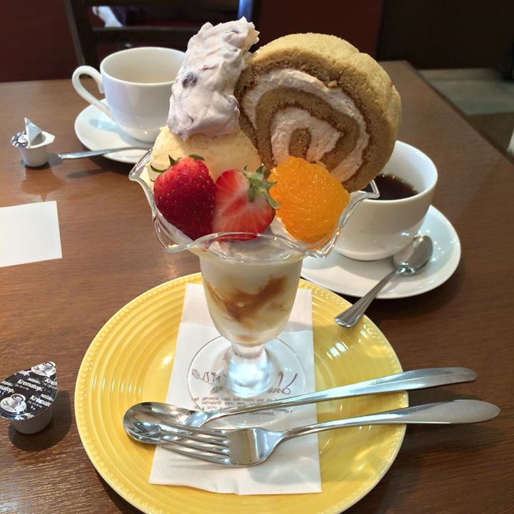 パティスリーヒラノ(cafe HIRANO) パフェ・サンデー 黒糖キャラメルロールパフェ