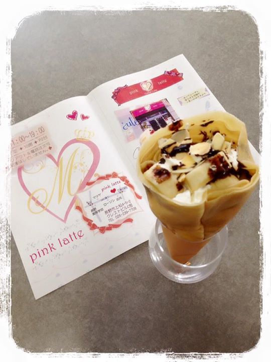 pink latte（ピンクラテ）&nbsp;クレープ&nbsp;バナナチョコアーモンド生クリームのクレープ