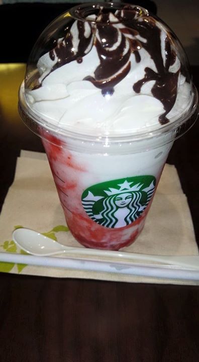 スターバックス コーヒー ジャパン(Starbucks Coffee Japan) ドリンク チョコレート掛けストロベリーフラペチーノ