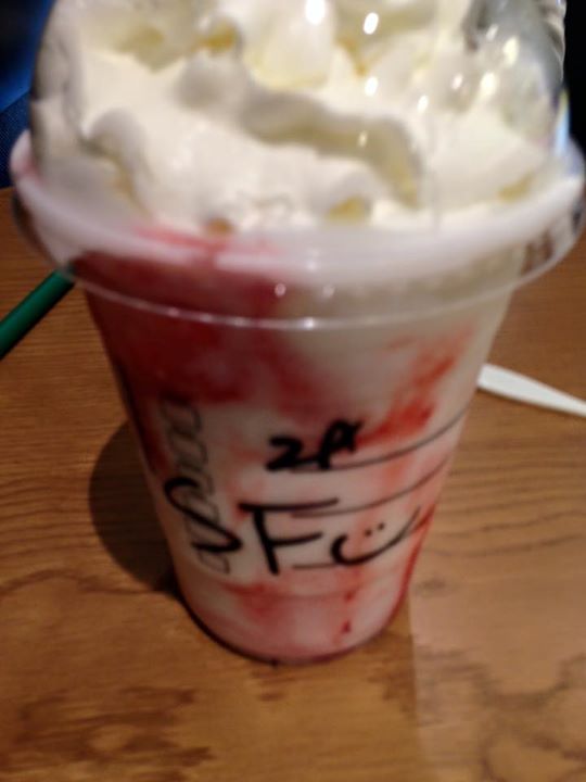 スターバックス コーヒー ジャパン（Starbucks Coffee Japan）&nbsp;ドリンク&nbsp;ストロベリー ディライト フラペチーノ、ダーク モカ チップ フラペチーノ