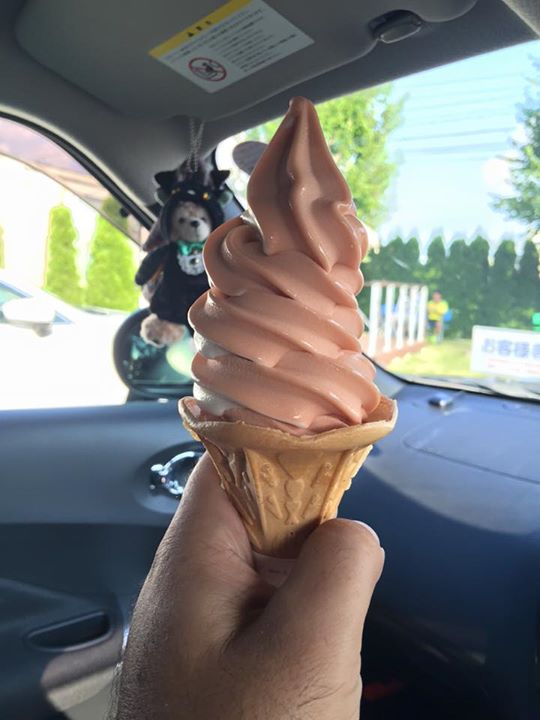 ほっとミルク アイス・ジェラート サクランボのソフトクリーム