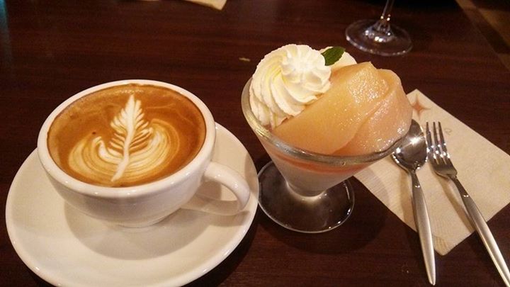 cafe VALEUR(カフェ ヴァルール) パフェ・サンデー 川中島白桃パフェ