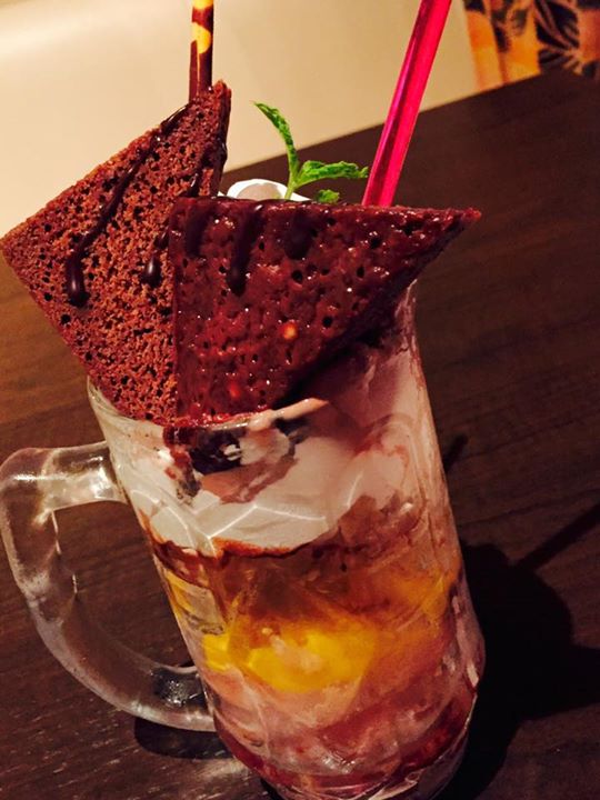 無国籍ダイニングKu(クー) パフェ・サンデー チョコレートがのってるパフェ
