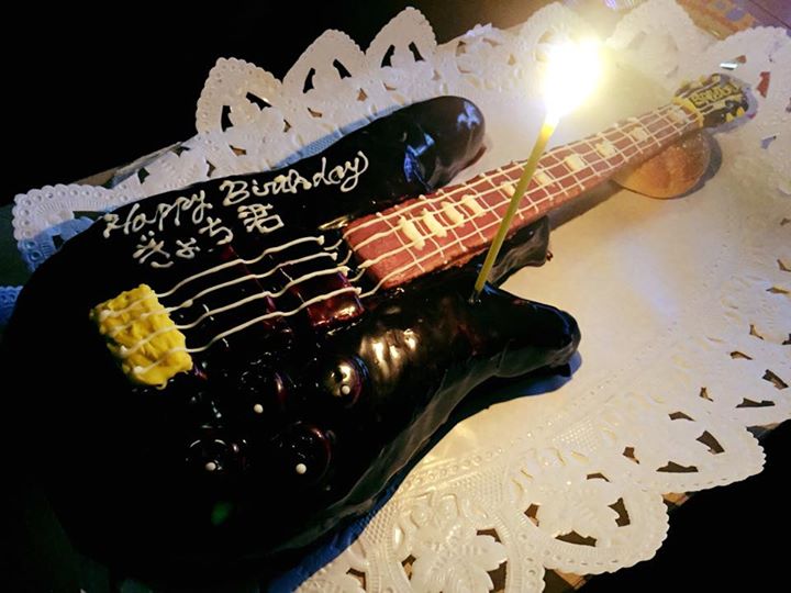 ケーキ工房リビエール ケーキ・タルト シースルーブラックのスペクターベースの誕生日チョコレートケーキ