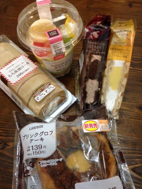 ローソン(LAWSON) パフェ・サンデー,ワッフル,ケーキ・タルト プリンパフェ グランデ、もちもちワッフル(ショコラ&ショコラ、ロイヤルカスタード)、マロンクリーム もち食感ロール、プリンクグロフケーキ