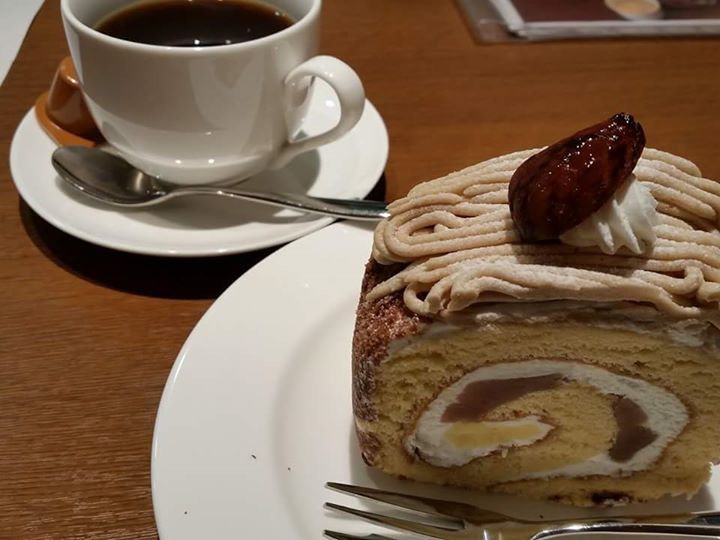 パティスリーヒラノ（cafe HIRANO）&nbsp;ケーキ・タルト&nbsp;和栗のロールケーキ