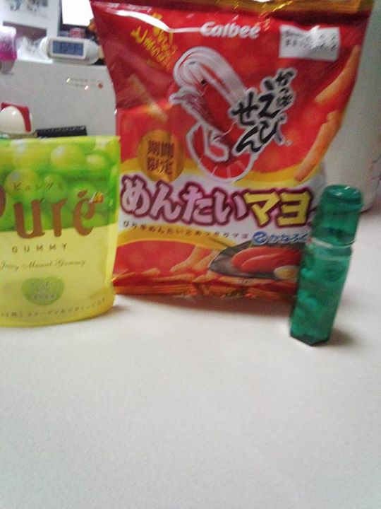 スーパー・コンビニ・その他 スナック菓子,グミ,ラムネ かっぱえびせん(めんたいマヨ味)・ピュレグミ(マスカット味)・ラムネ