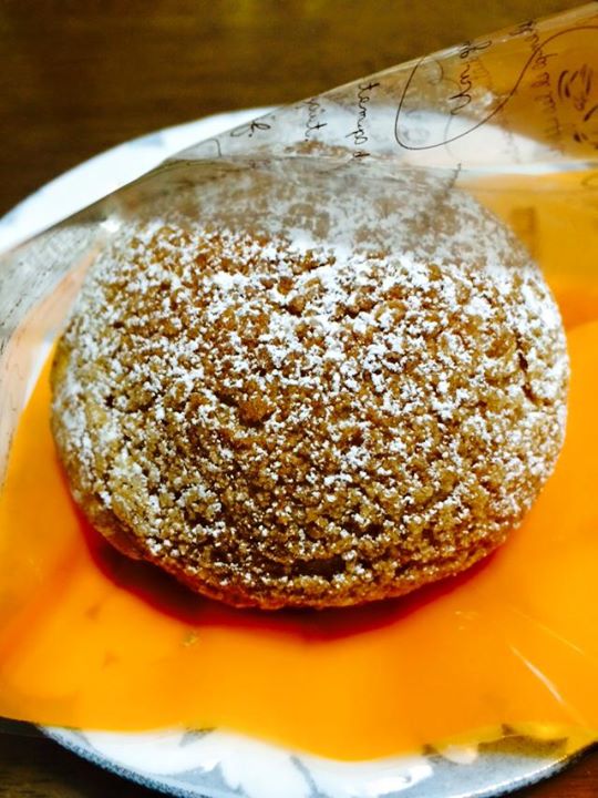 パティスリー ラ・バル(La Balle) シュークリーム カスタードたっぷりのシュークリーム