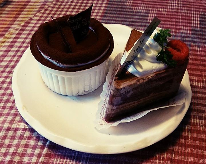 アップルファーム ケーキ・タルト ティラミスとチョコムースケーキ