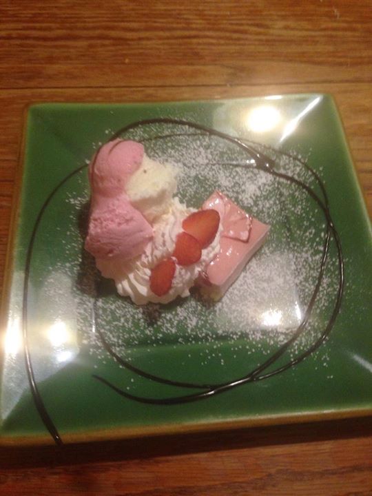 土曜日はイタリアン&nbsp;その他スイーツ&nbsp;デザートプレート（アイス・ケーキ・クリーム・イチゴ）