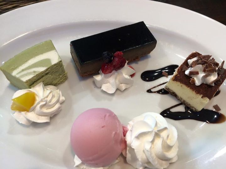 Cats-Cafe(キャッツカフェ) ケーキ・タルト,その他スイーツ ドルチェ盛り合わせ、わらび餅とぎゅうひのプレート