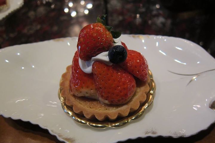 カフェ・ド・パリ&nbsp;ケーキ・タルト&nbsp;リビエールのいちごのタルト、ベリーのムース