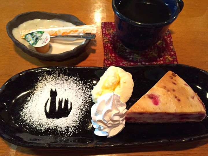 Cafe風和(フウワ) ケーキ・タルト,おしるこ ラズベリーとホワイトチョコのチーズケーキ、白いおしるこ