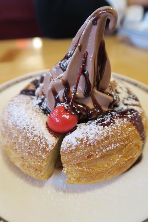 コメダ珈琲店(コメダコーヒーテン) その他スイーツ,アイス・ジェラート ミニクロノワール、チョコソフトクリーム
