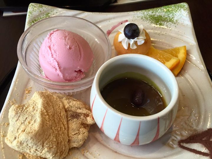 太郎茶屋鎌倉(タロウチャヤカマクラ) アイス・ジェラート,ケーキ・タルト,お餅 ランチデザート(いちごアイス、プチケーキ、抹茶プリン、わらび餅)