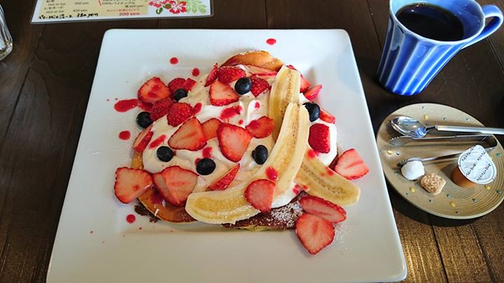 Hawaiian Restaurant Anuenue(アヌエヌエ) パンケーキ mixベリーのパンケーキ